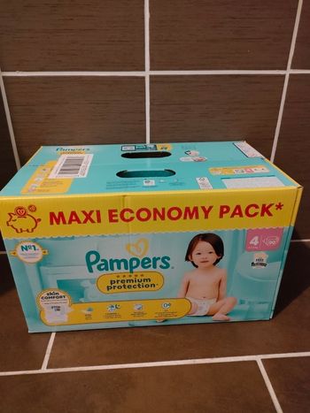 90 couches Pampers  taille 4 premium protection