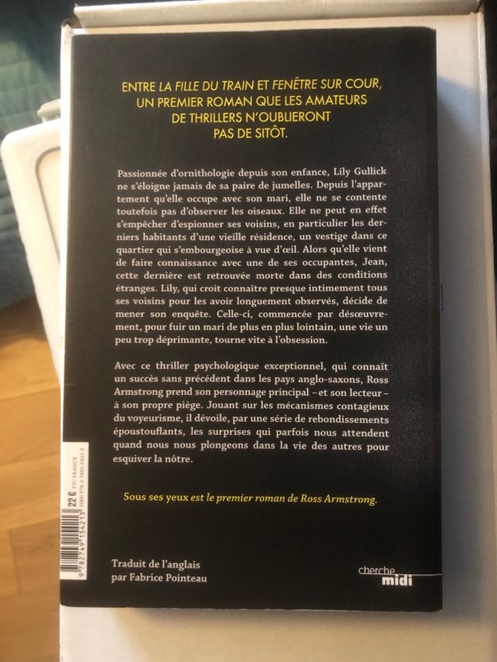 Sous ses yeux - Ross Armstrong - photo numéro 2