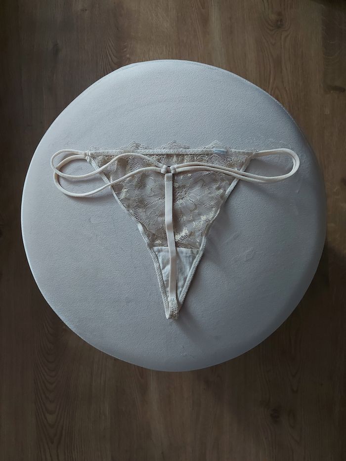 String en dentelle irisée - Crème/Doré - Etam - photo numéro 2