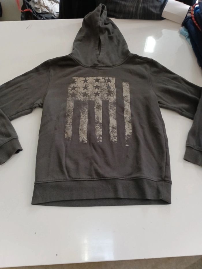 Sweat a capuche Kiabi taille 12 ans