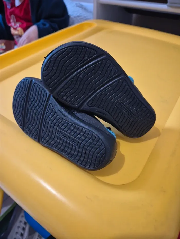 Chaussures bébé taille 20 - photo numéro 2