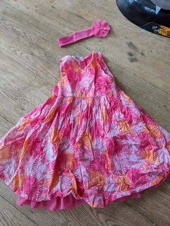 Robe et bandeau fushia fleuri