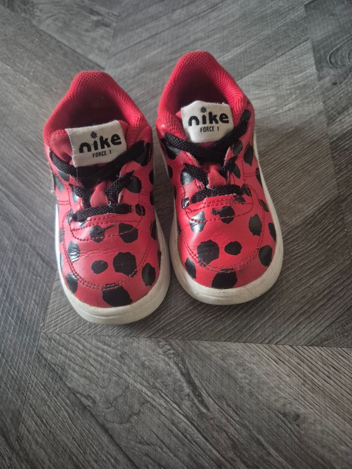 Vend Baskets Nike