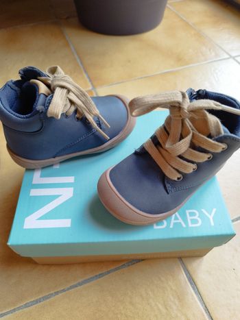 Chaussures taille 20 neuve