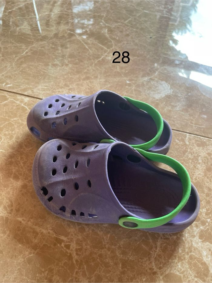 Chaussons type crocs - photo numéro 2