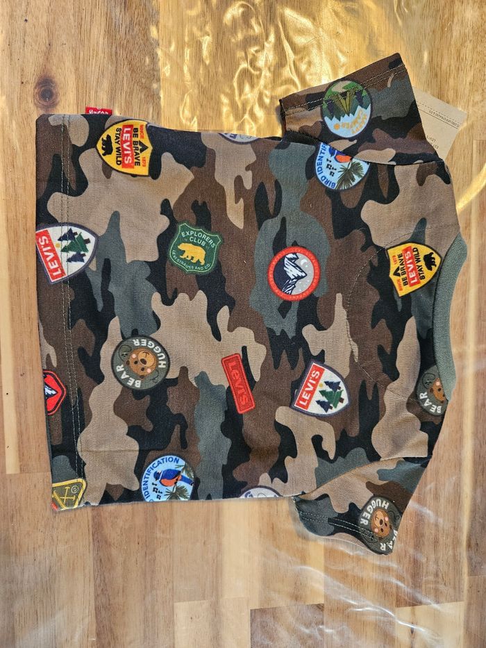 Tee-shirt neuf Levi's - photo numéro 5