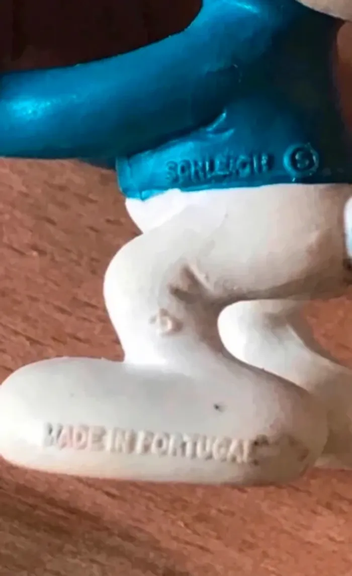 schtroumpfs figurine vintage tenant un hot-dog hauteur 5cm schleich - photo numéro 5