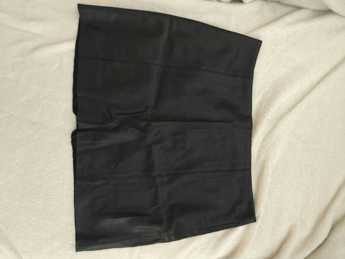 Jupe similicuir noir - photo numéro 4