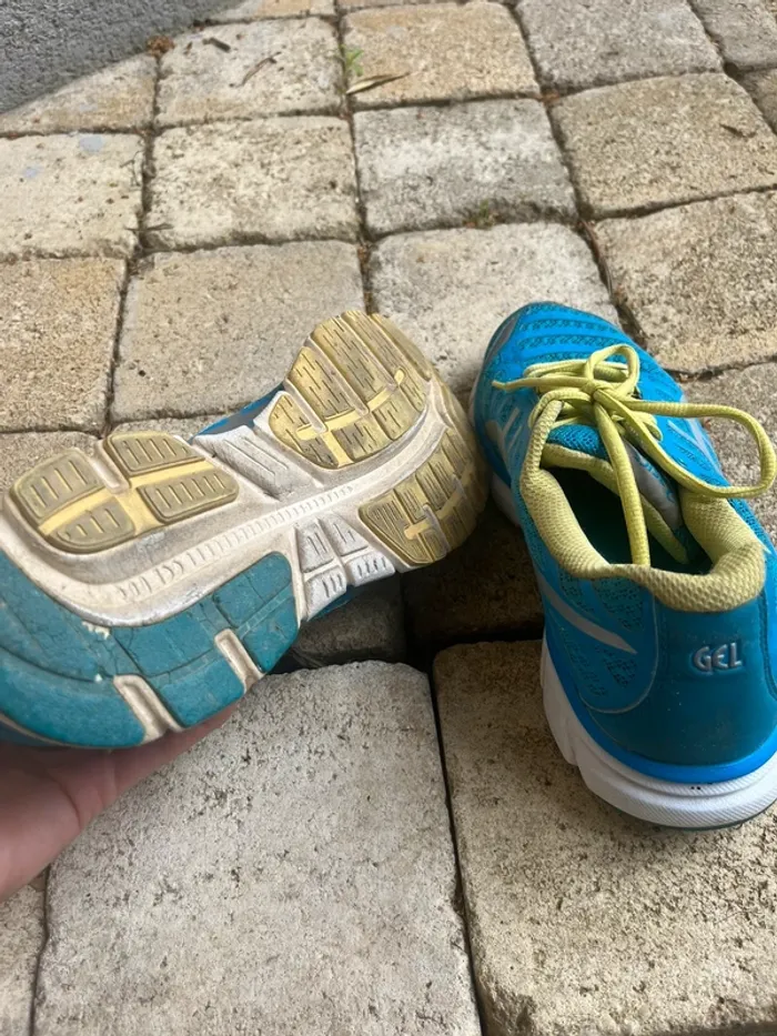 Basket asics femme bleue gel amortissant pointure 40,5 - photo numéro 4
