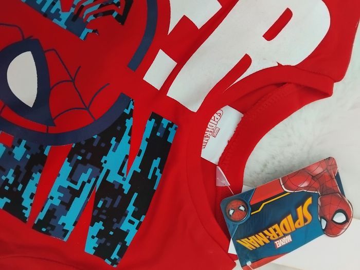 Tee-shirt garçon Spiderman neuf avec étiquettes, 8 ans - photo numéro 3