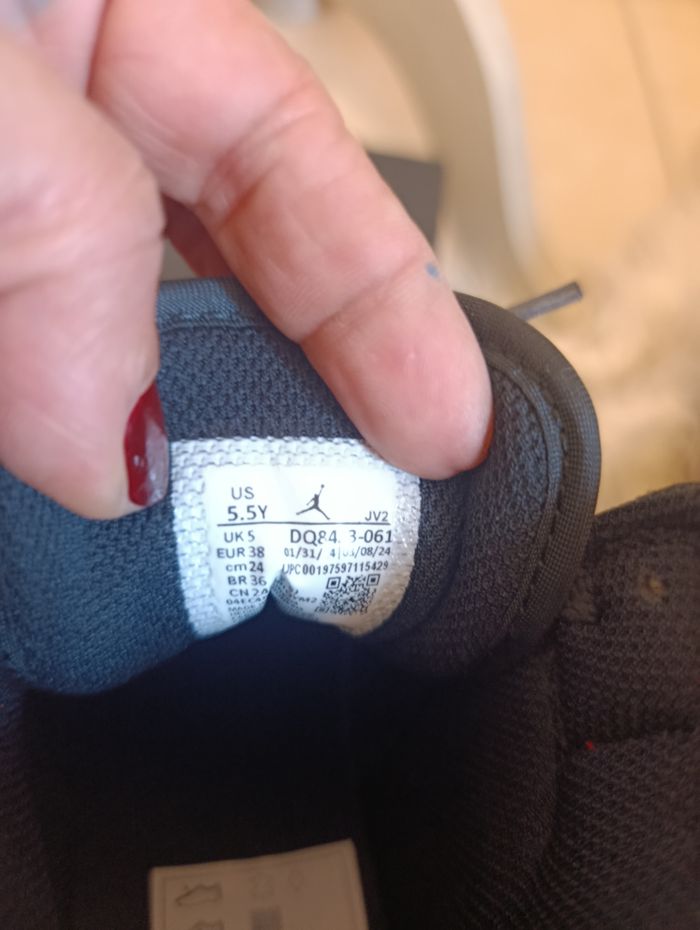 Baskets Nike Air Jordan 1 mid T38 - photo numéro 5