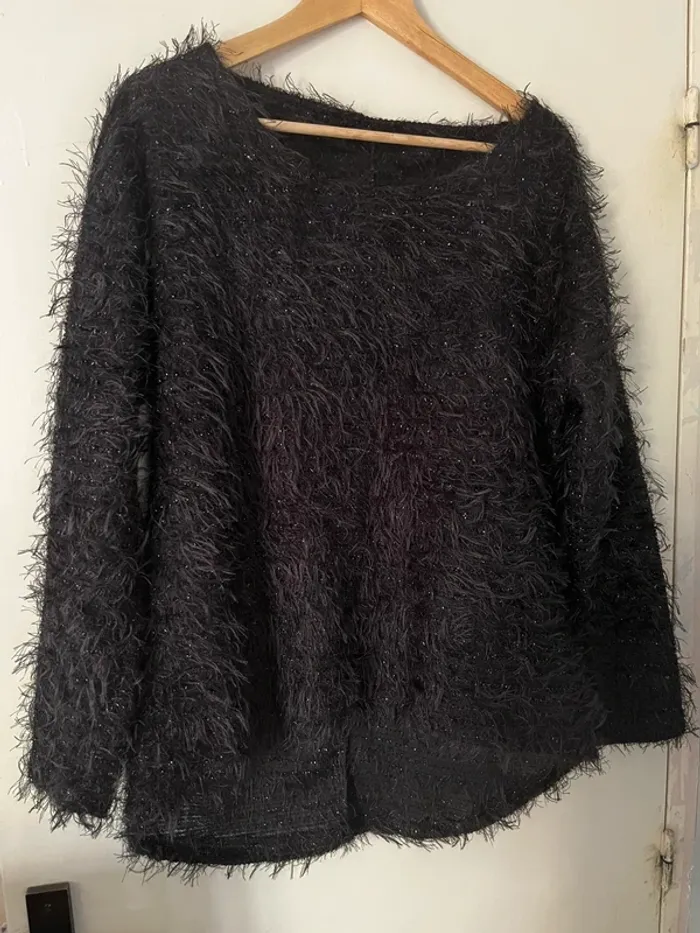 Pull noir duveteux à manches longues avec fils brillants t46/48