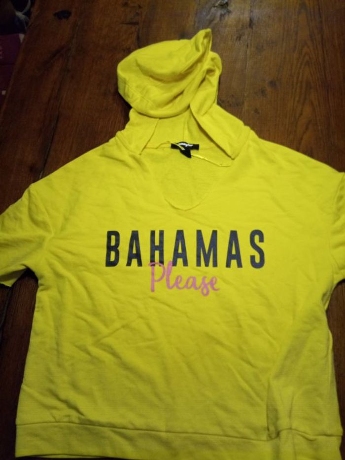 Sweat à capuche manche courte