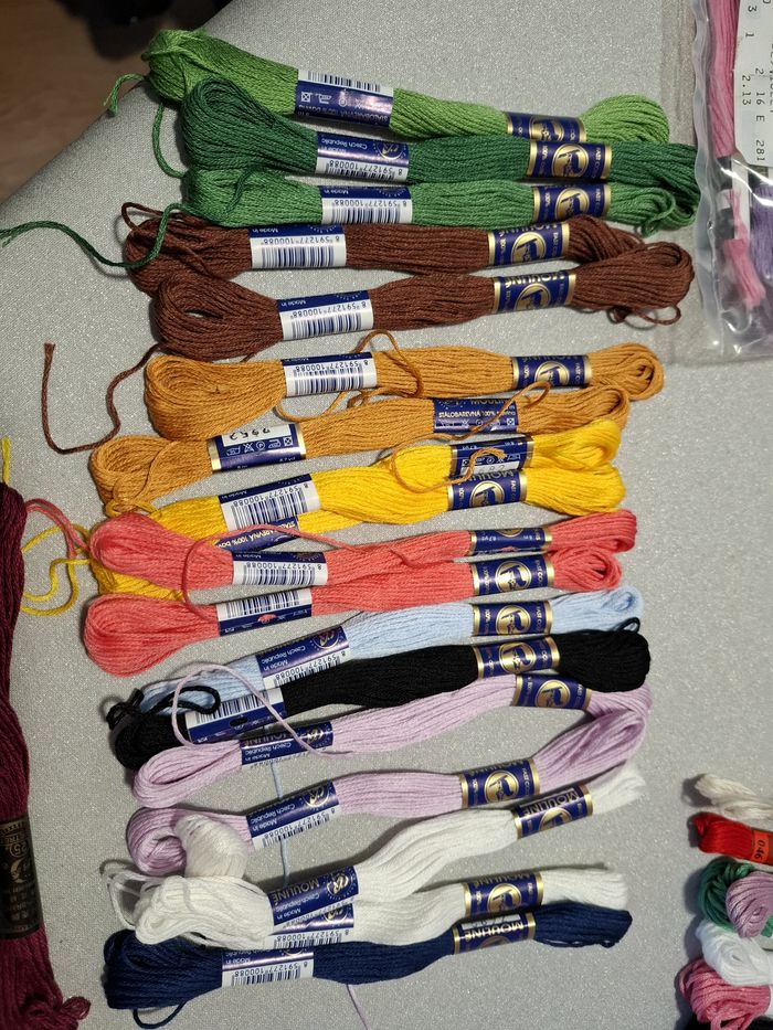 Gros lot de 64 échevettes fil coton mouliné différentes marques 100 % coton neuf - photo numéro 6