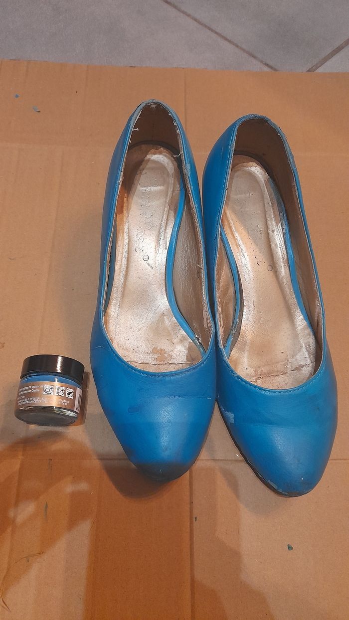 Paires de chaussures à talons hauts - photo numéro 1