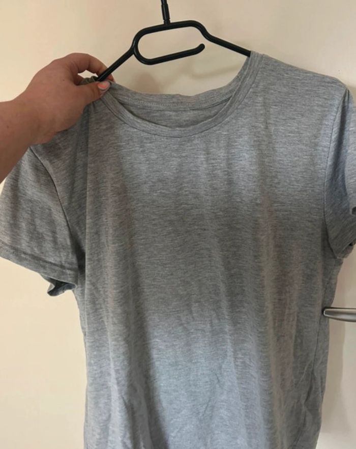 Lot de deux t shirt femme taille XL - photo numéro 2