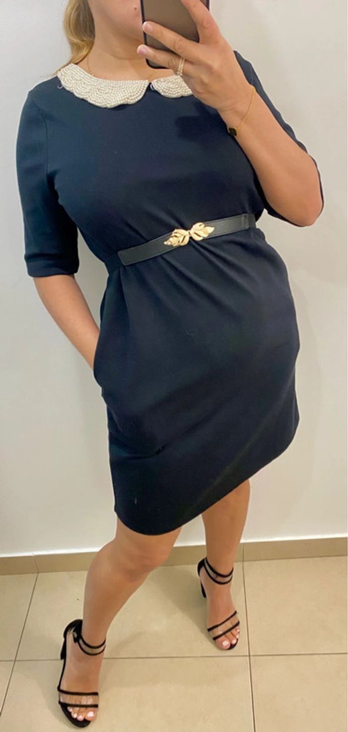 Superbe Robe Droite Col Avec Perles Taille - photo numéro 4