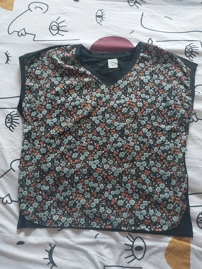 Tee-shirt fleuri t.44