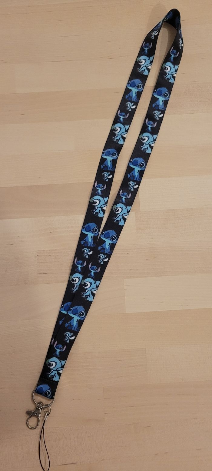 Lanière de cou et badge Stitch - photo numéro 2