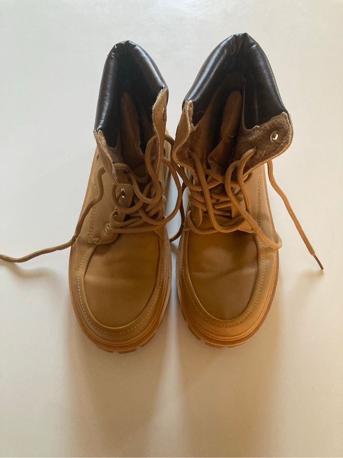 Chaussures à lacets PARFAIT ÉTAT pour femme taille 36 couleur camel - photo numéro 2
