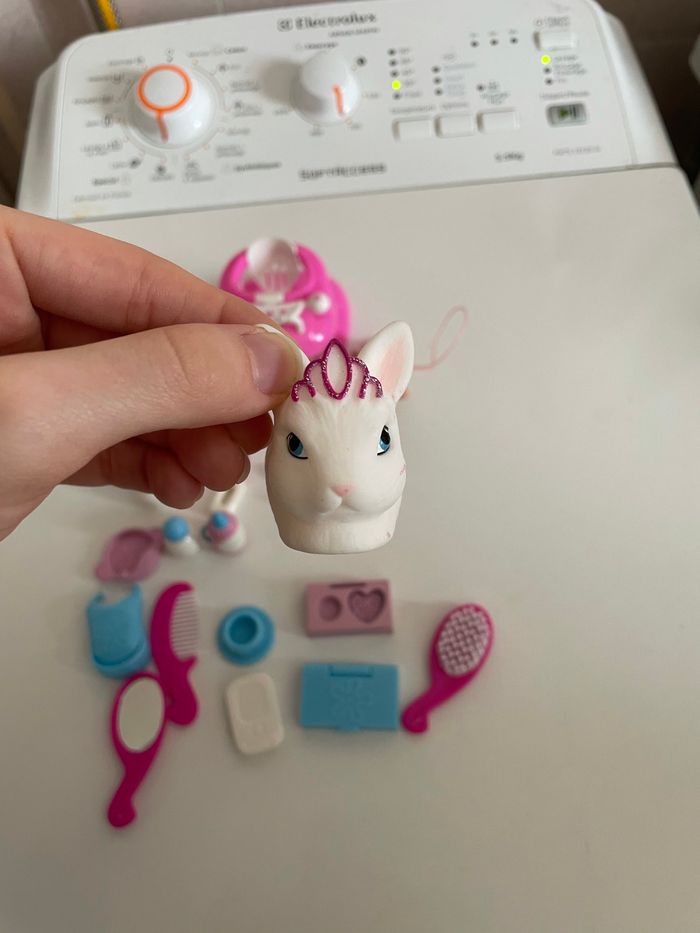 Lot d’accessoires pour poupée. - photo numéro 2