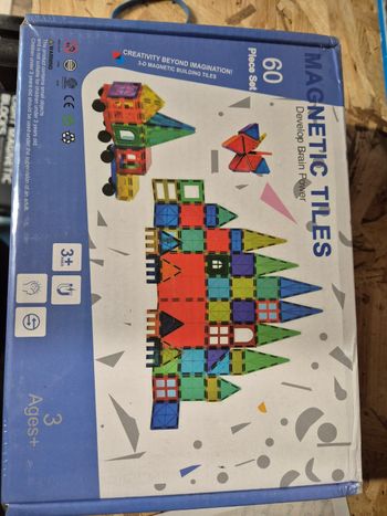 Boite de 60 pièces magnétique neuf
