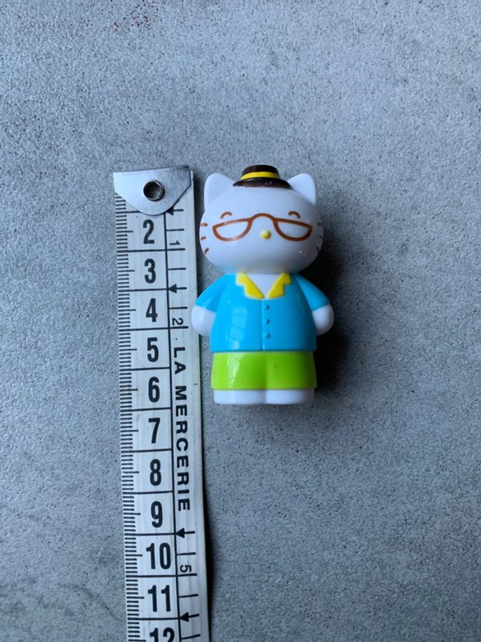 Figurine 2011 hello kitty garçon chapeau