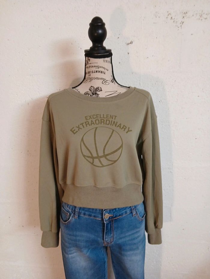 Sweat court taille L Dazy bon etat