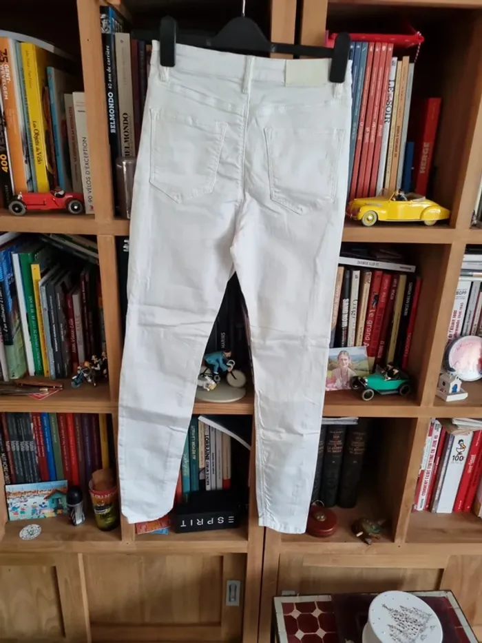 Jean blanc skinny Stradivarius taille 36 - photo numéro 3