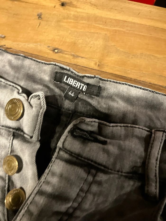 Jean liberto taille 44 - photo numéro 2