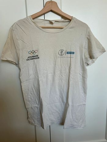 583 – t-shirt crème JO / Jeux Olympiques x Décathlon