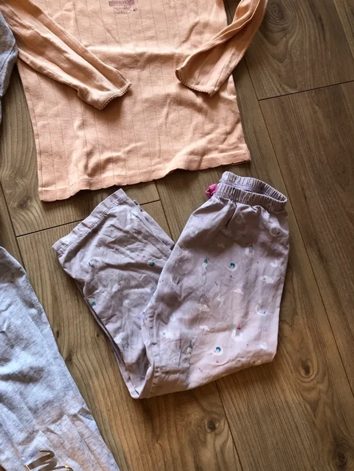 Lot pyjamas 5ans - photo numéro 9