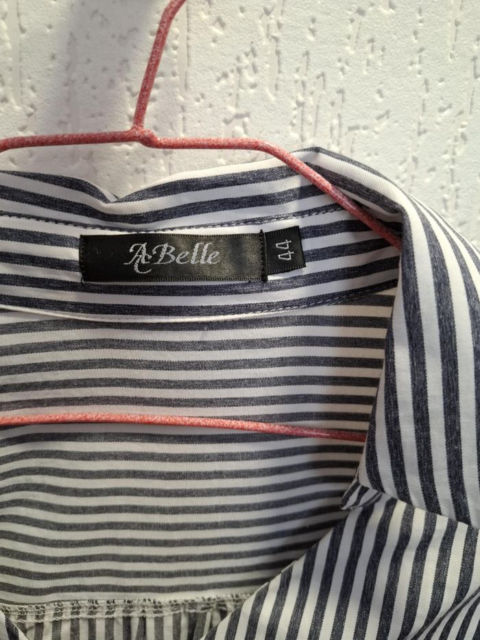 Belle chemise/blouse femme A.Belle 44 rayé gris/blanc excellent état - photo numéro 2