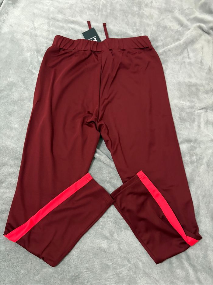 tracksuit under armour rouge bordeaux  Taille M Etat neuf - photo numéro 10