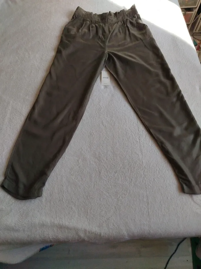 Pantalon kaki fluide 7/8 Pimkie taille M