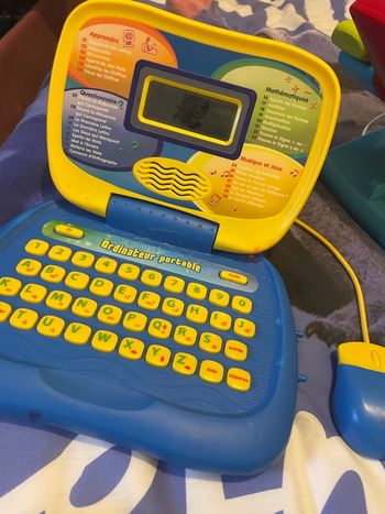 Ordinateur éducatif 