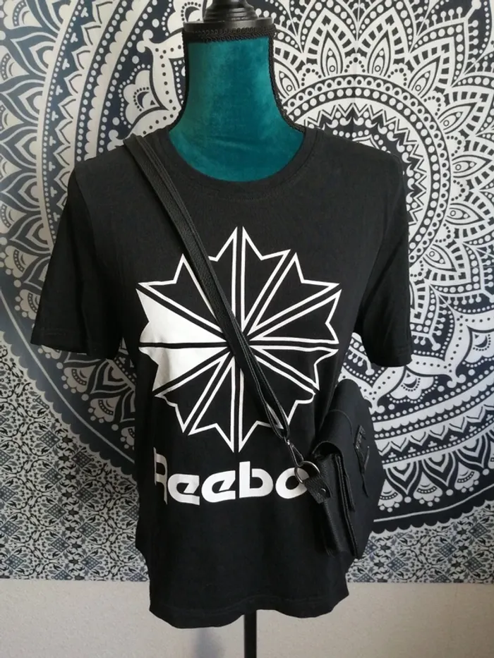 Tee-shirt de sport noir imprimé style fleurs et écriture reebok / reebok / (M)