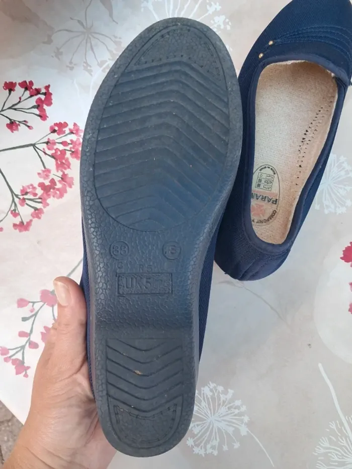 Beaux chaussons bleu marine avec détails supiqures et perles dorées - T38 - Parami - photo numéro 6