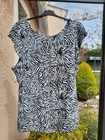 Blouse tunique  fluide noire et blanche T 42