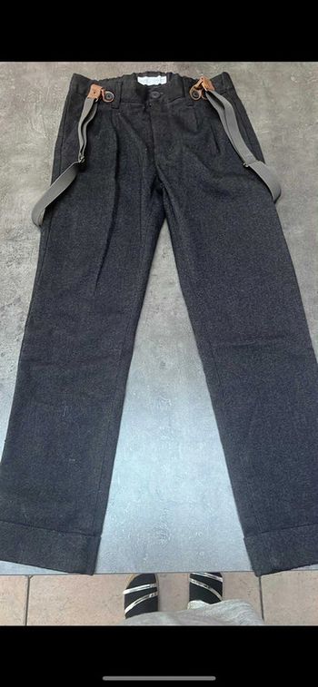 Pantalon à bretelles