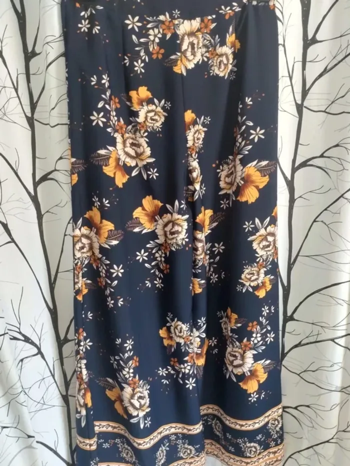 Joli pantalon fluide large à fleurs neuf taille M - photo numéro 4