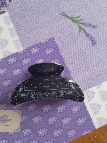 Pince crocodile noire imprimée