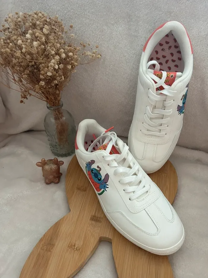 🌟 Baskets femme blanches taille 39 à motif Disney Stitch - photo numéro 2