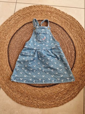 Jolie robe en jean taille 3 ans