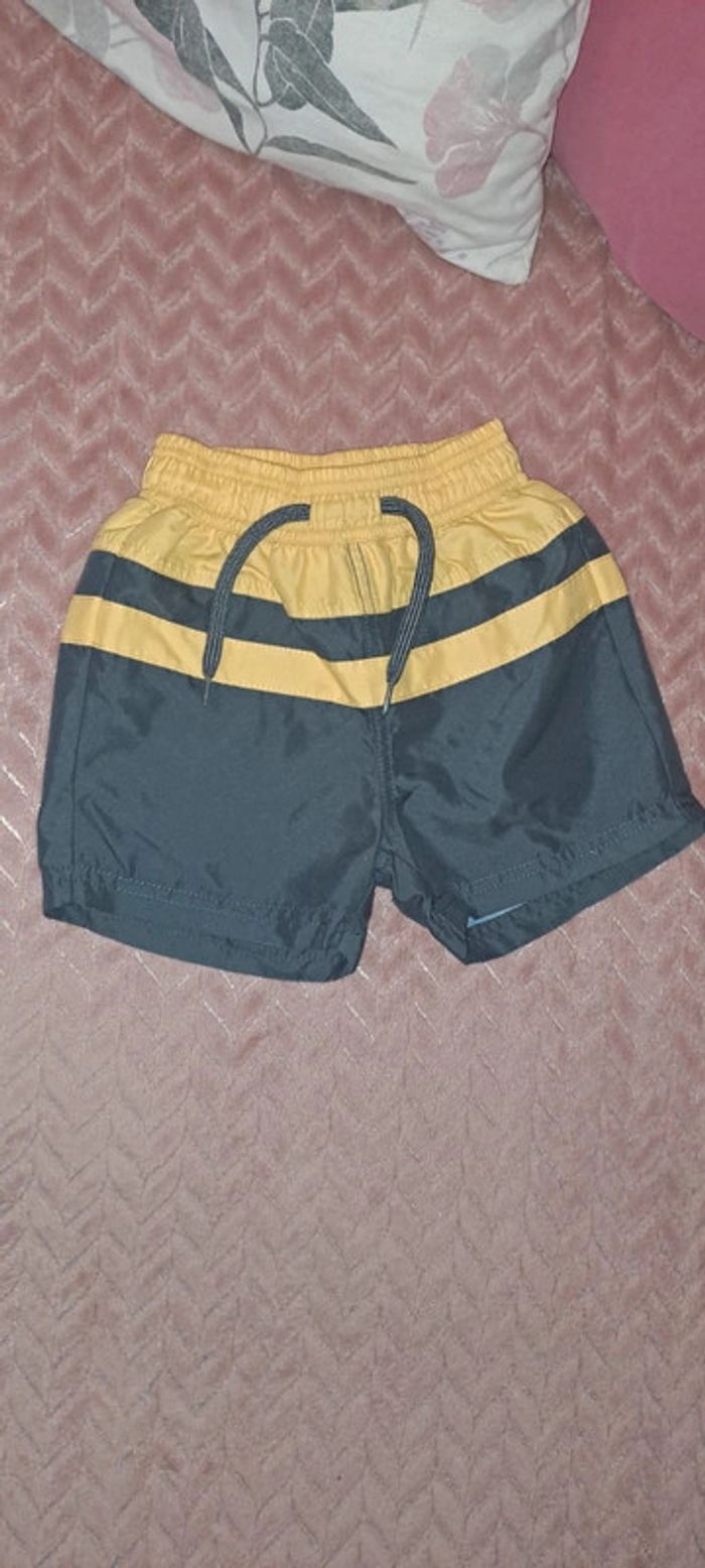 Short de bain garçon 3-4 ans ttbe gris jaune