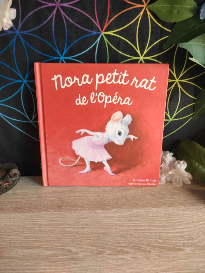 Nora petit rat de l’Opéra – Drôles de Petites Bêtes – Gallimard Jeunesse