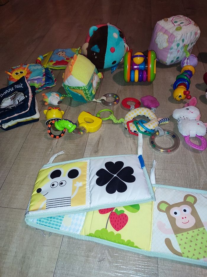 Lot jouets bébé premier éveil - photo numéro 2