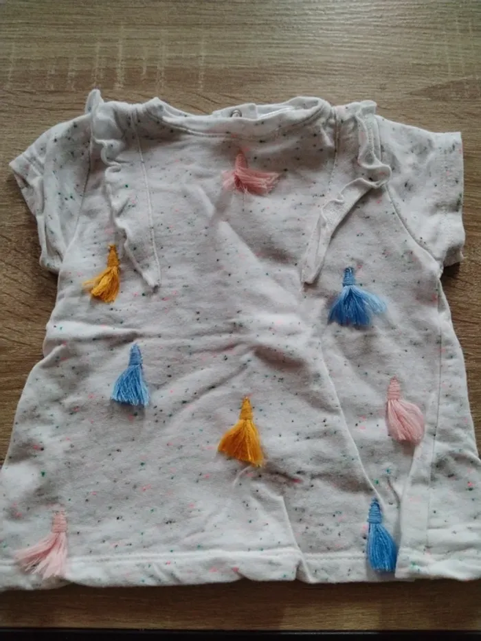 Belle robe a pompon 3 mois