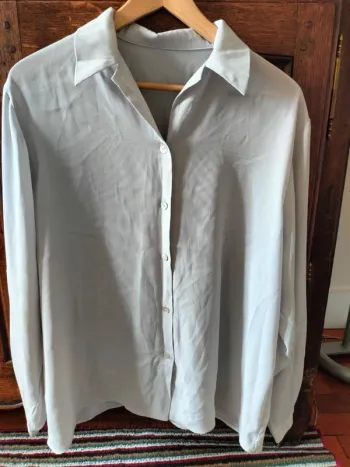 Chemise gris clair