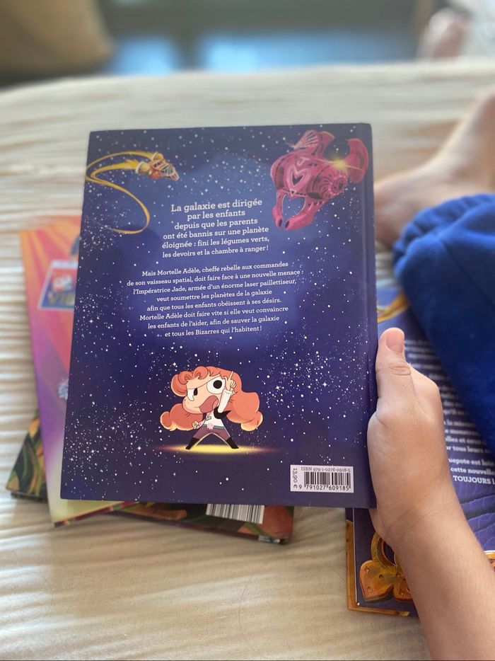 Livre Mortelle Adèle et la galaxie des bizarres - photo numéro 2
